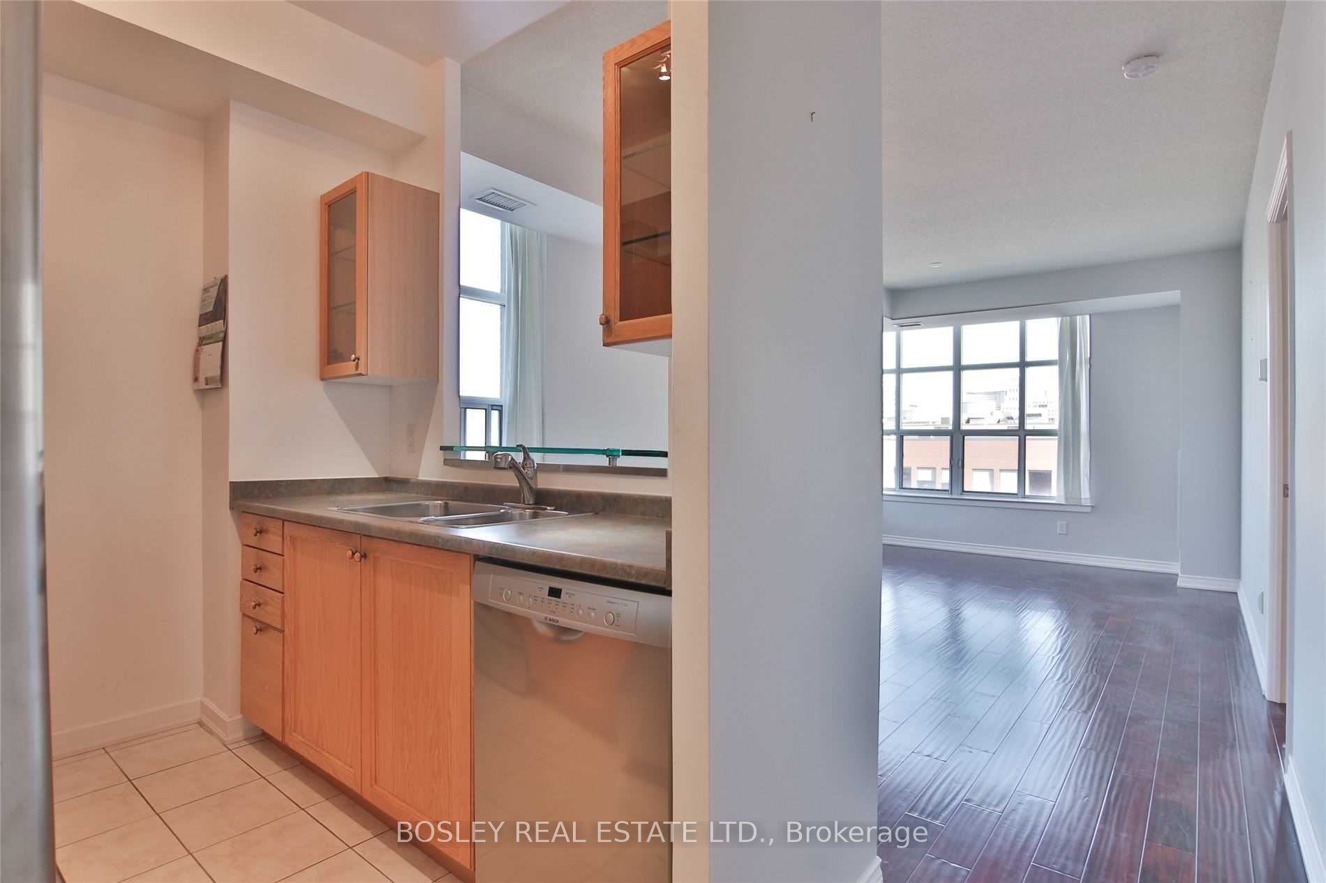 438 Richmond Street W, #410