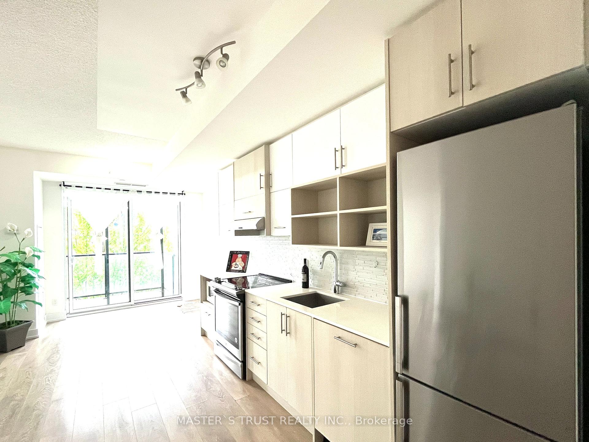 2 Bedrooms Condo at 150 Fairview Mall, Toronto For sale