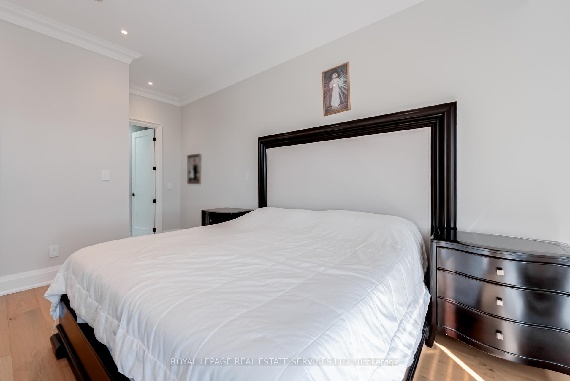 2 Bedrooms Condo at 2045 Lake Shore, Toronto For sale