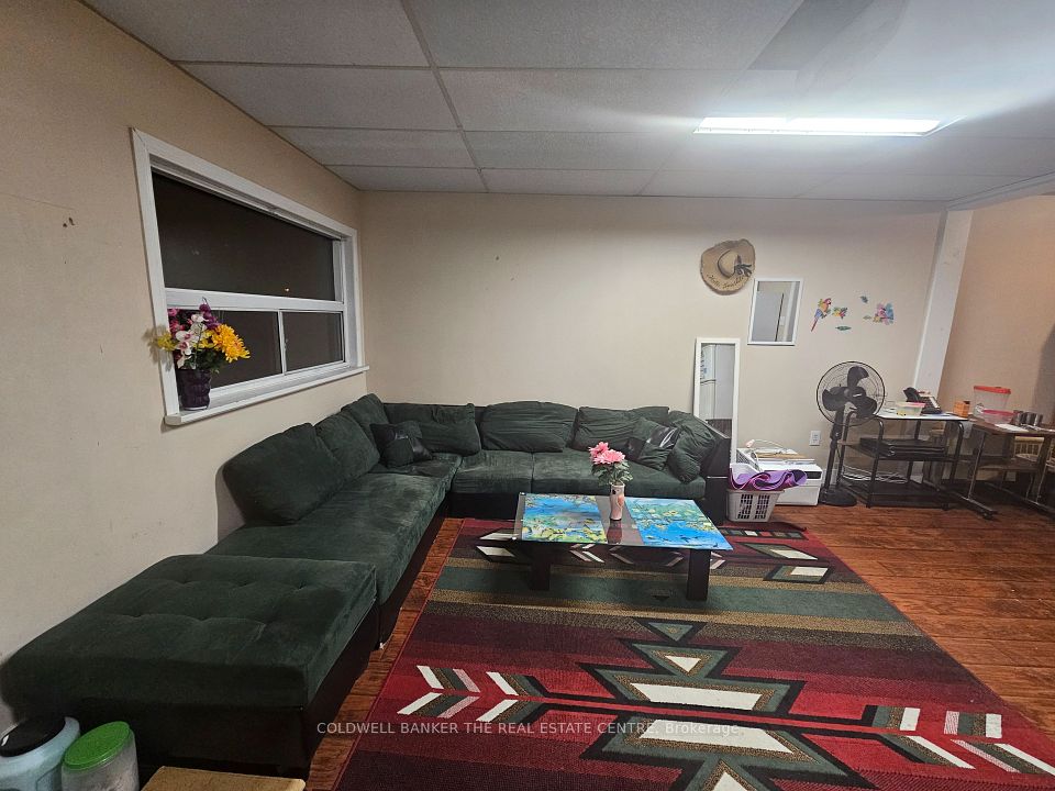 2867 Kingston Rd