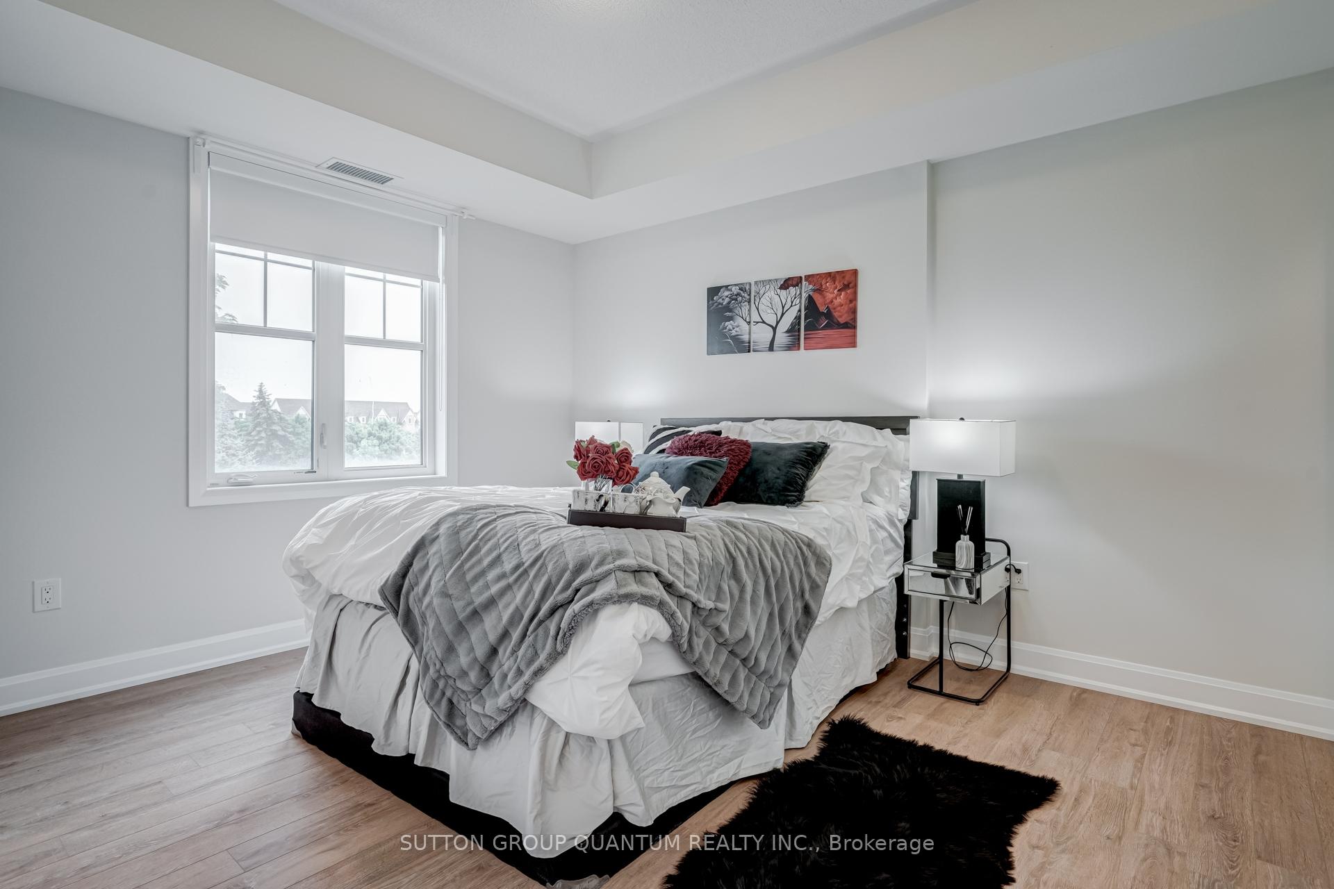 2 Bedrooms Condo at 275 Roxton, Oakville For sale