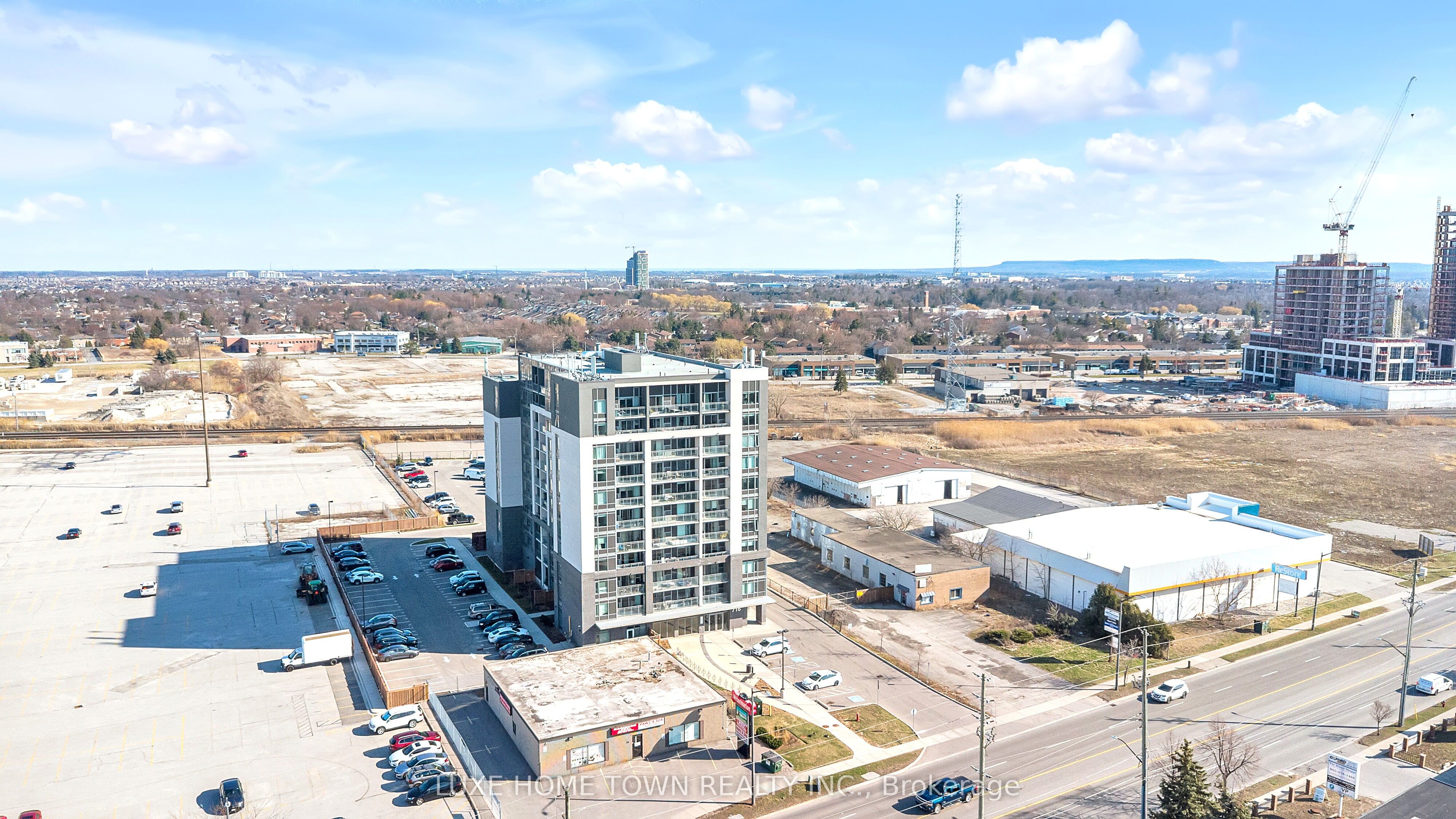 716 Main Street E, #801