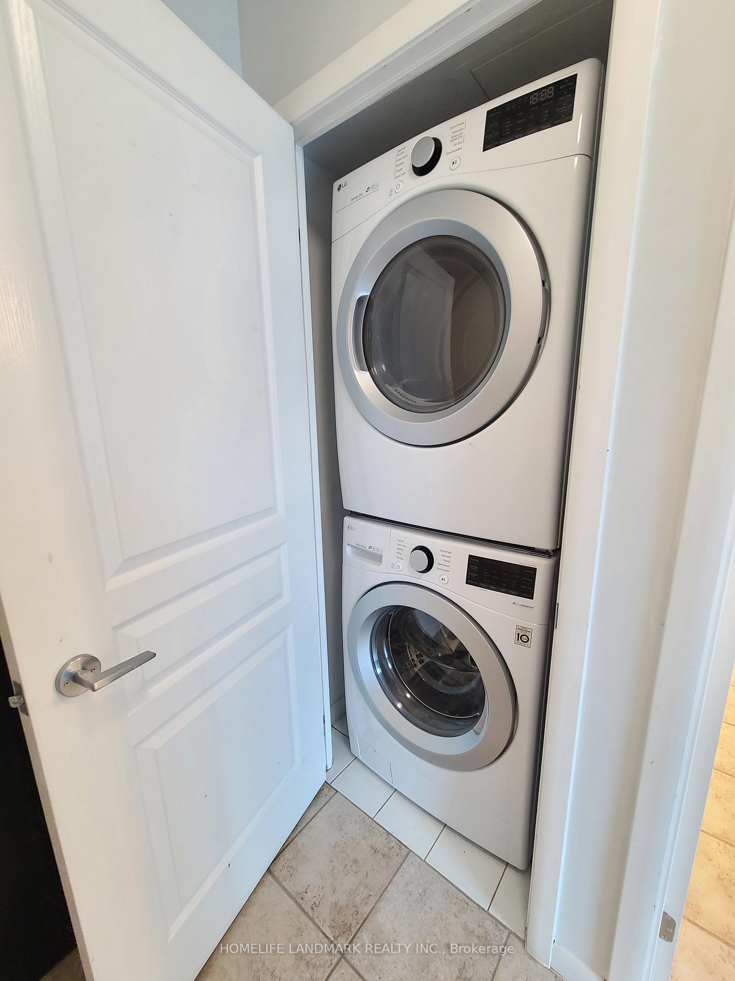 1 Bedroom Condo at 18 Yonge, Toronto For sale