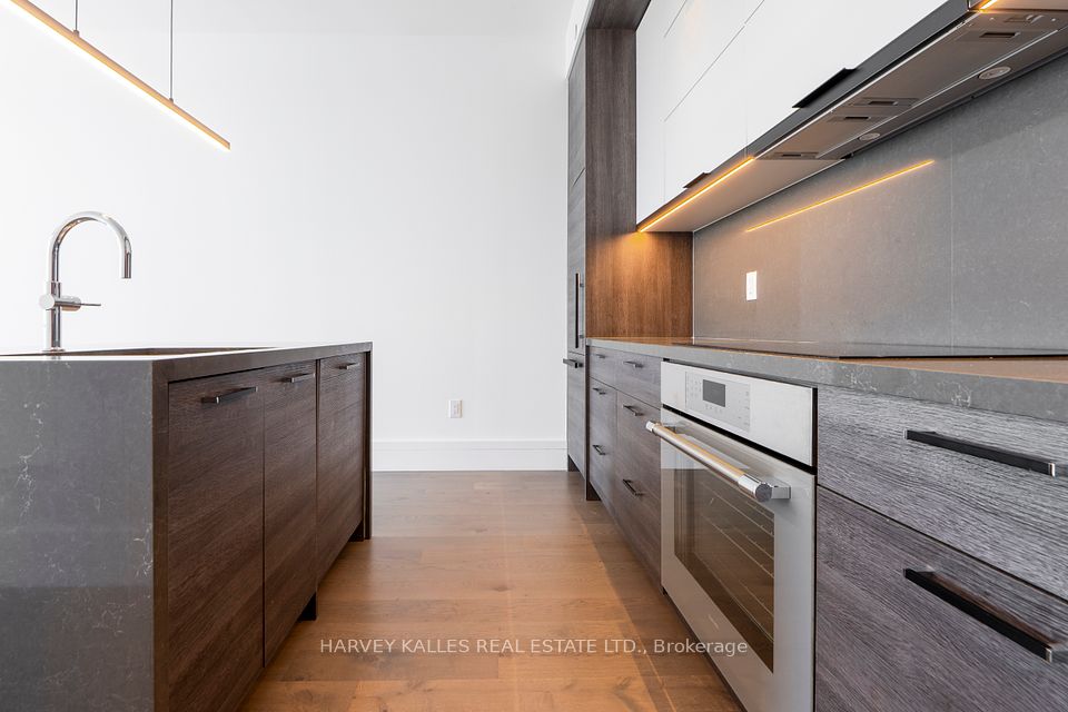 215 Lonsdale Road 1806