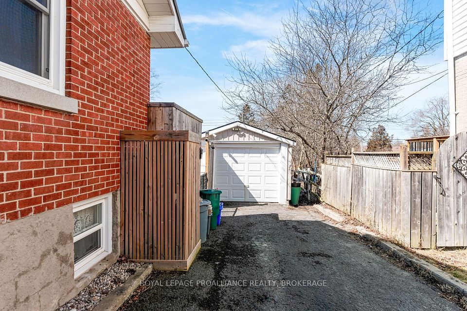 170 Indian Road, Kingston, ON K7M 1T4