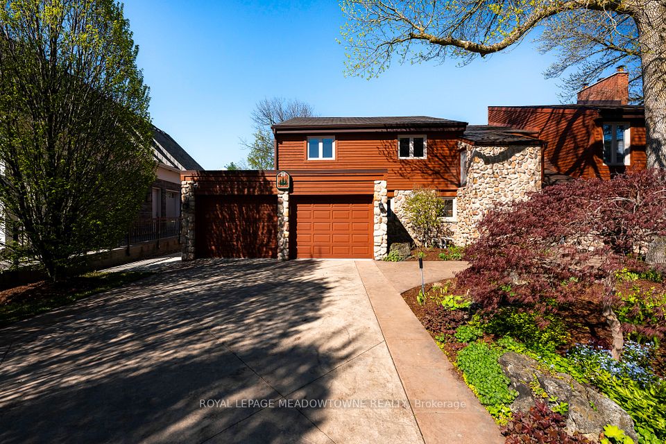 28 Pine Tree
