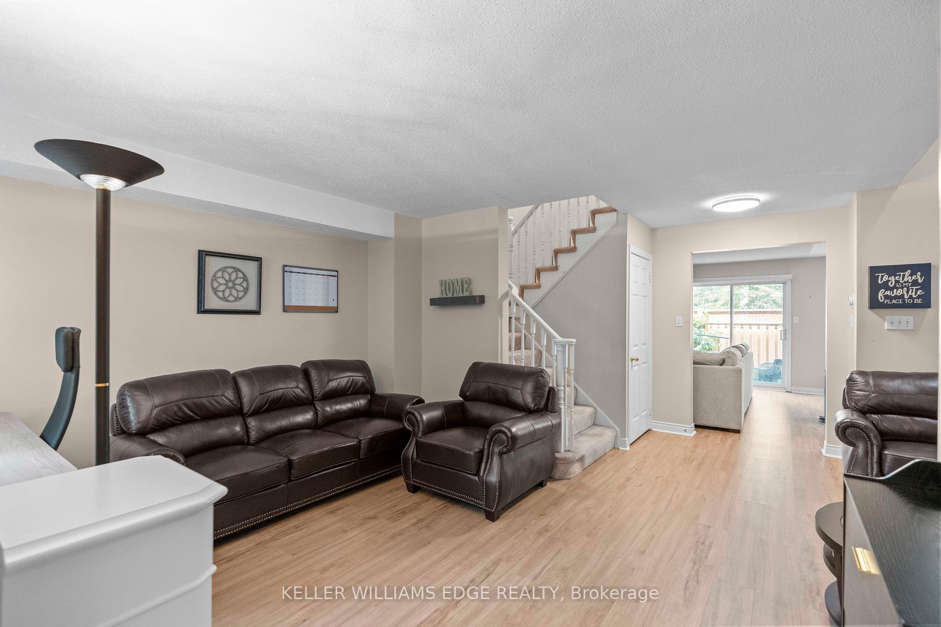 3 Bedrooms Condo at 320 Hamilton, Hamilton For sale