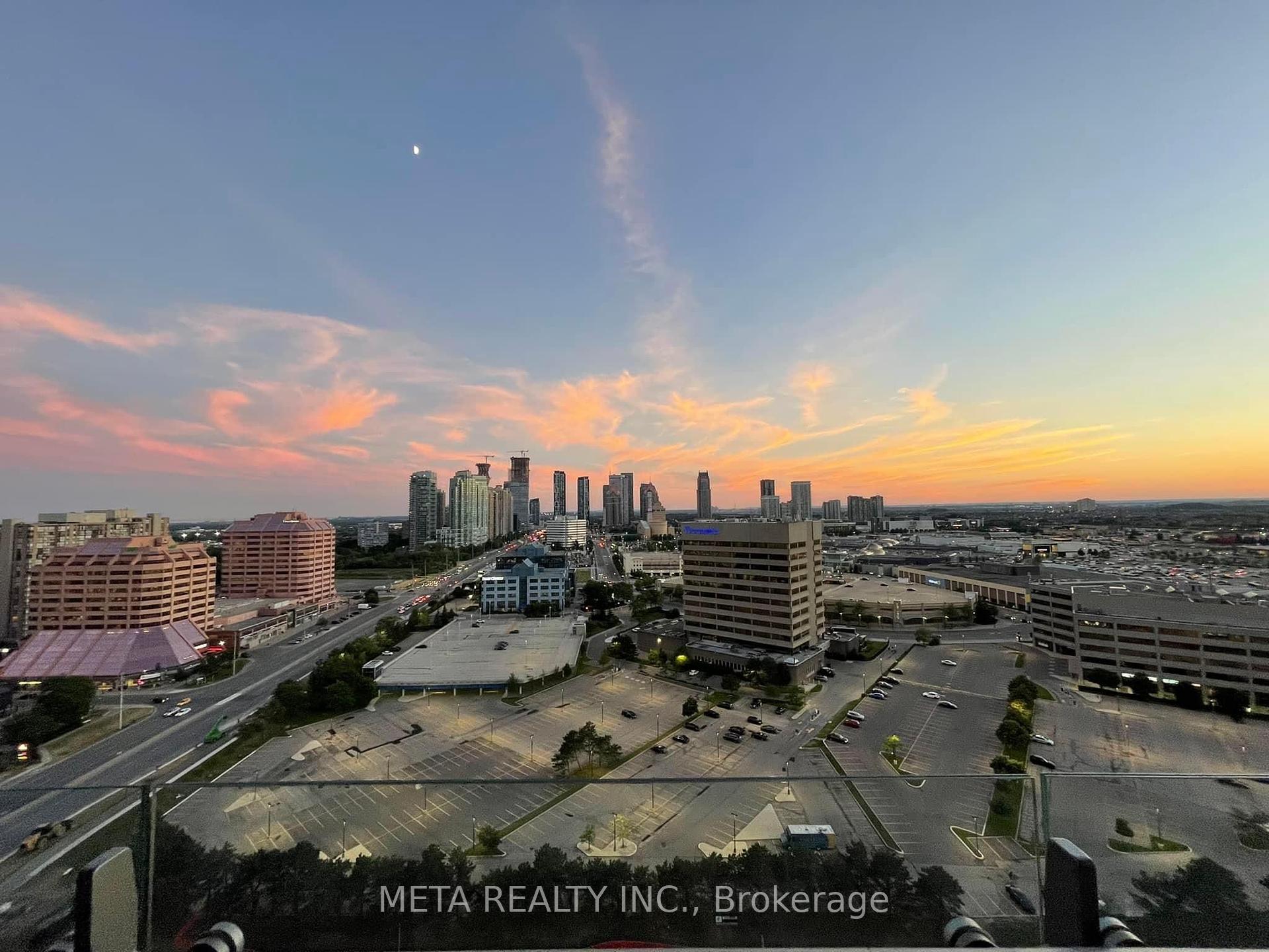2 Bedrooms Condo at 50 Absolute, Mississauga For sale