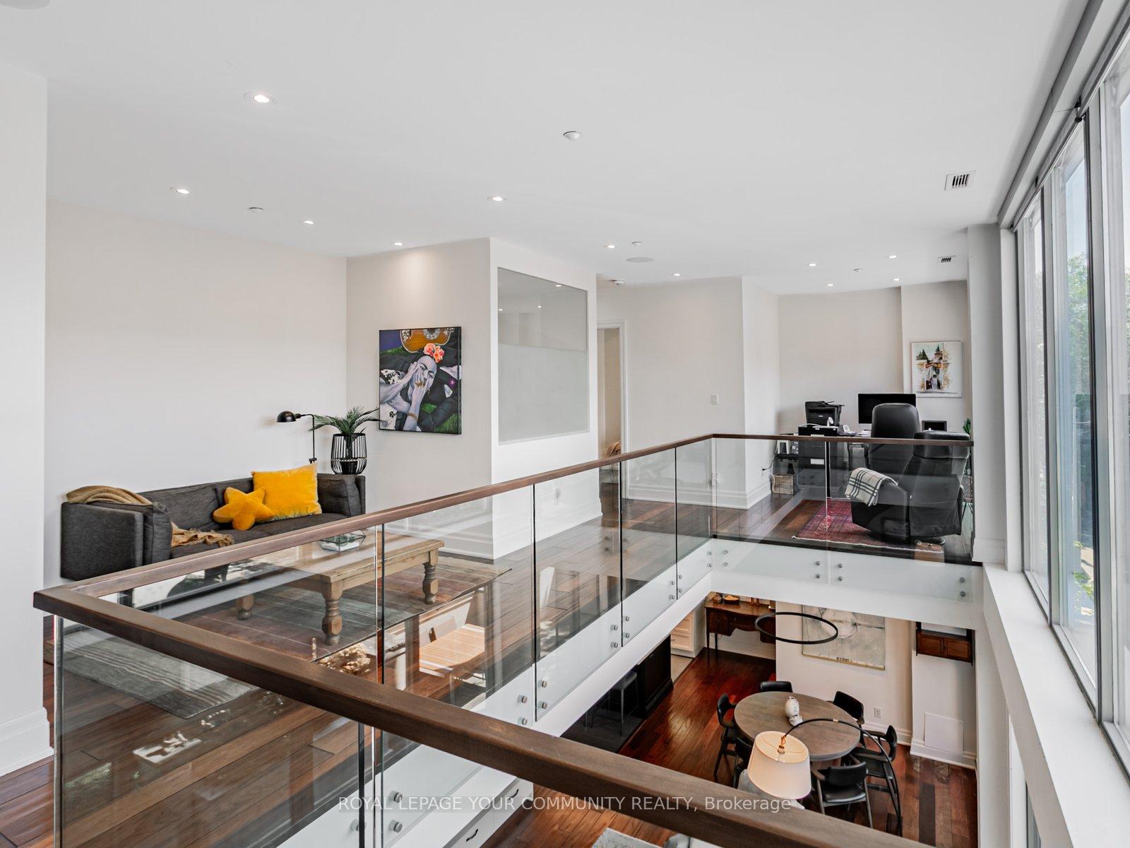 3 Bedrooms Condo at 1 Rainsford, Toronto For sale