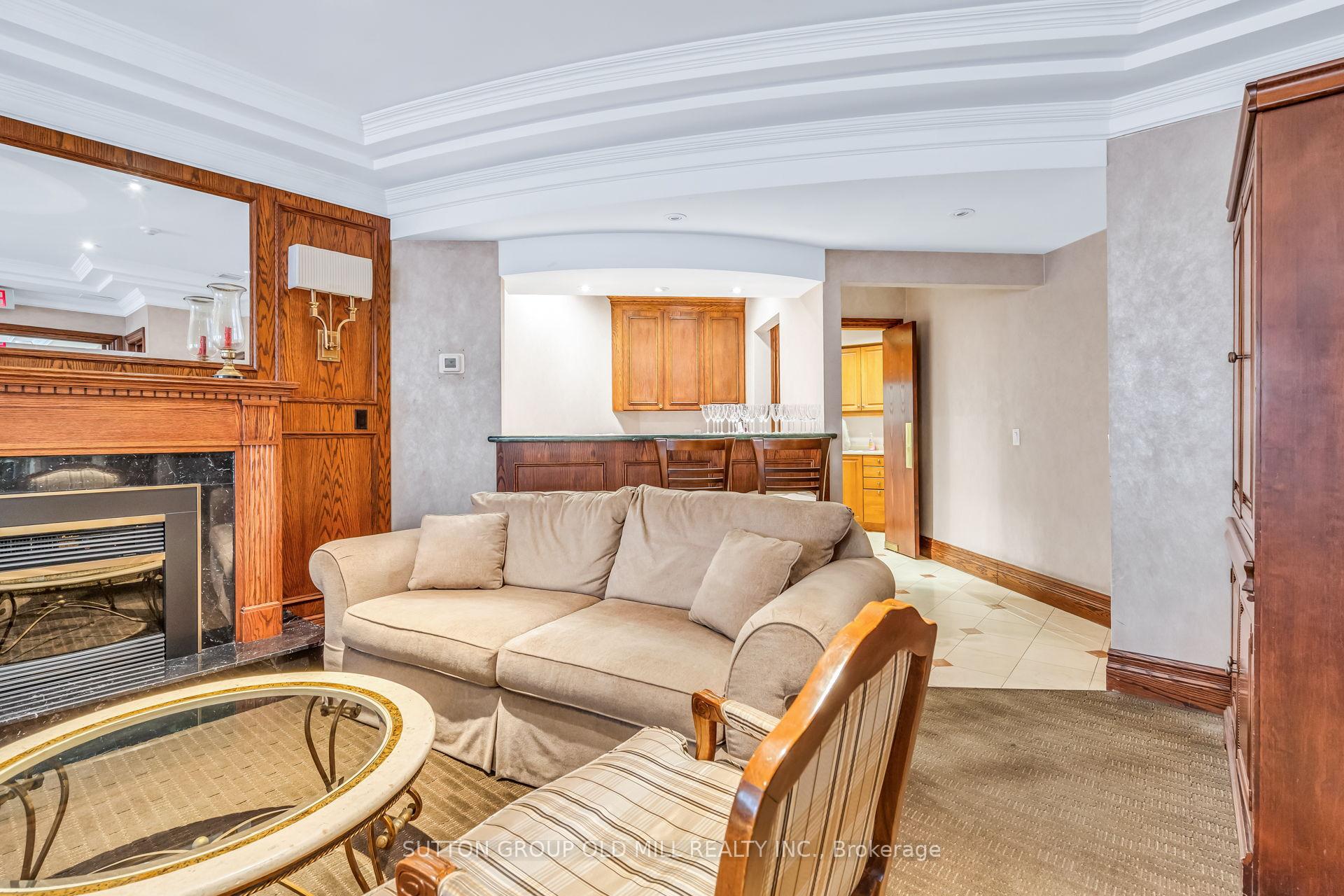 3 Bedrooms Condo at 10 Old Mill, Toronto For sale