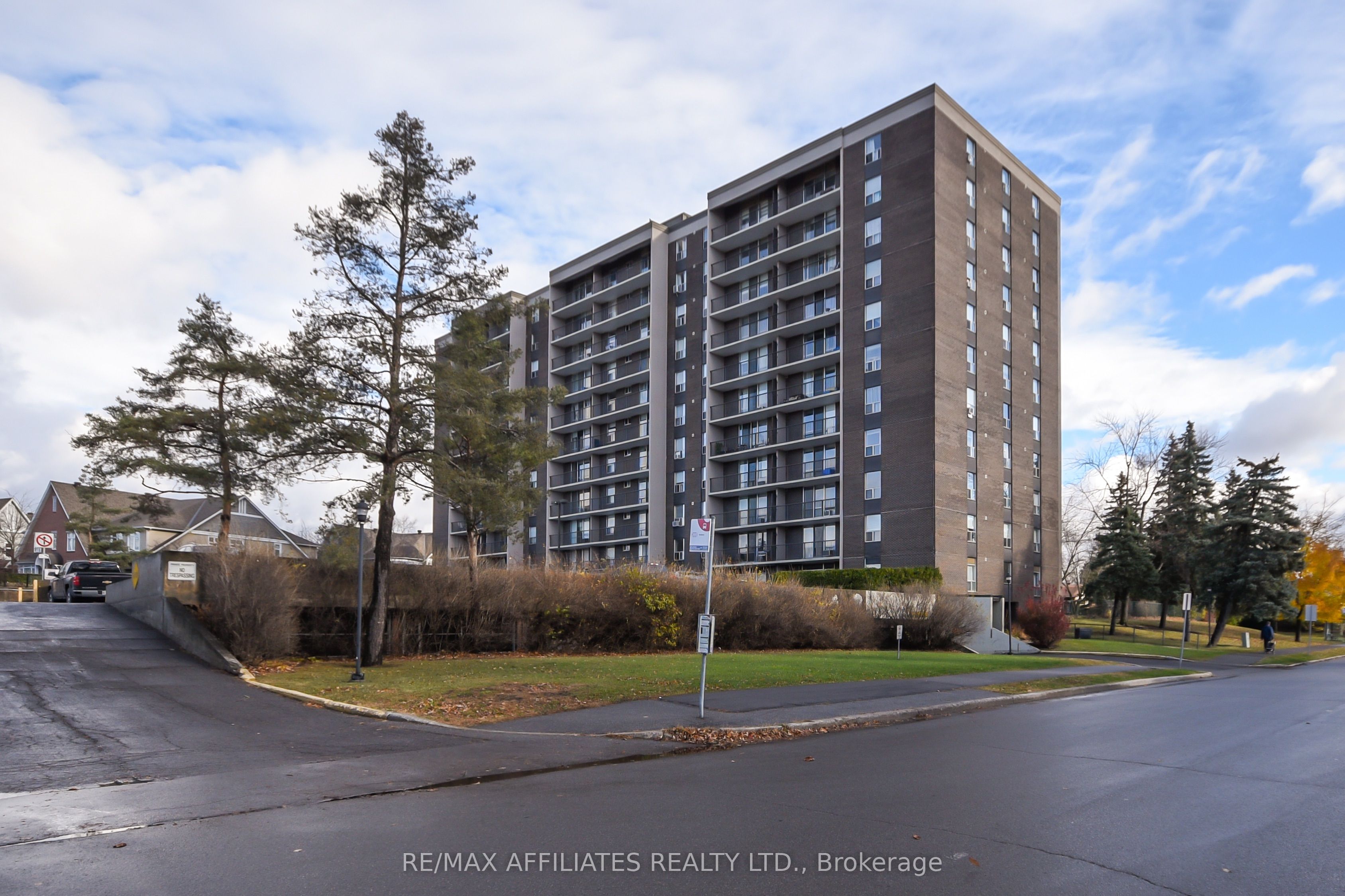 2400 Virginia Drive W, #305