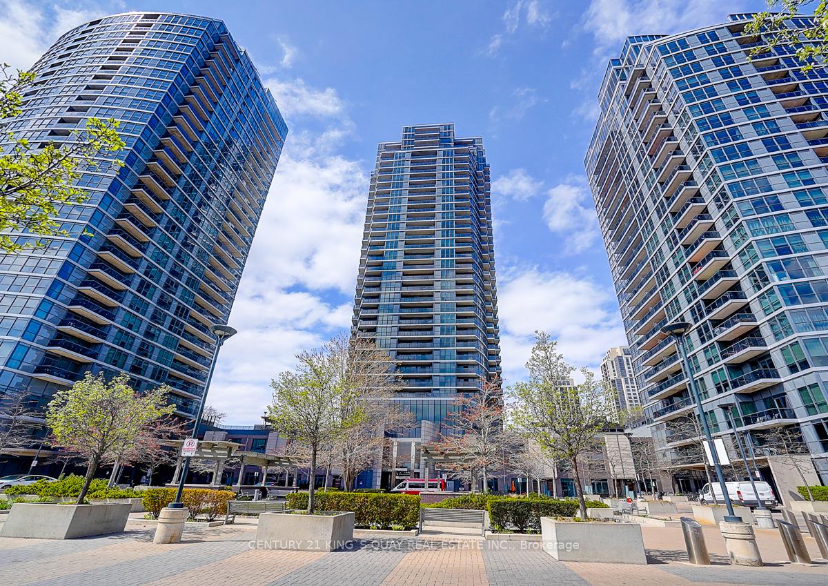 2 Bedrooms Condo at 5 Valhalla Inn, Toronto For sale