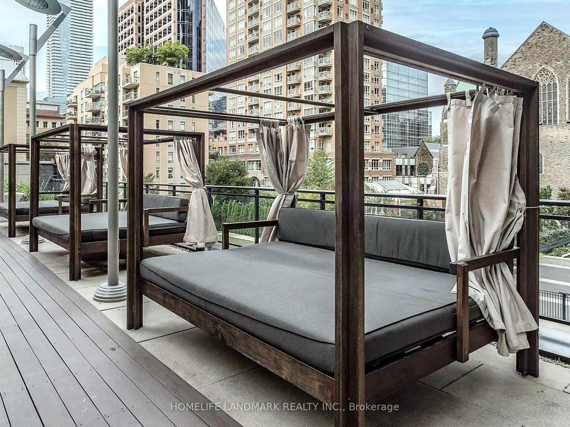3 Bedrooms Condo at 110 Charles, Toronto For sale