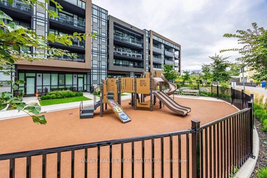 4 Bedrooms Condo at 60 George Butchart, Toronto For sale