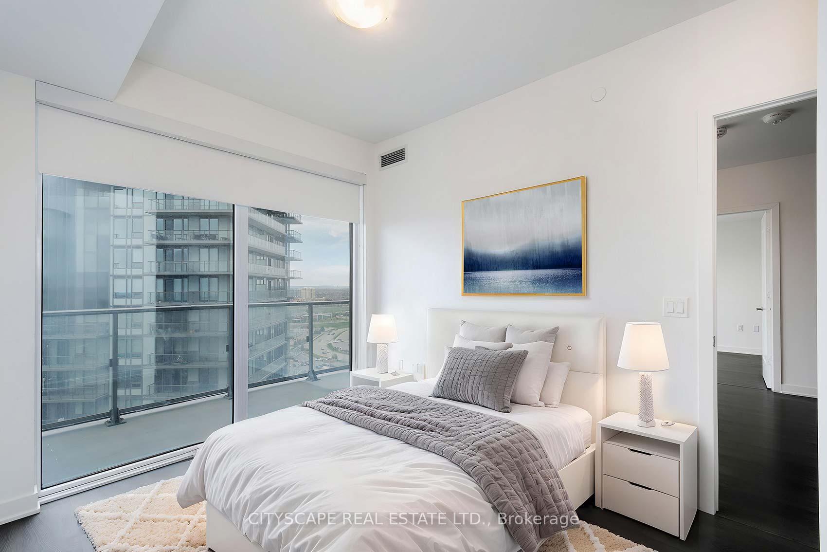 3 Bedrooms Condo at 4677 Metcalfe, Mississauga For sale