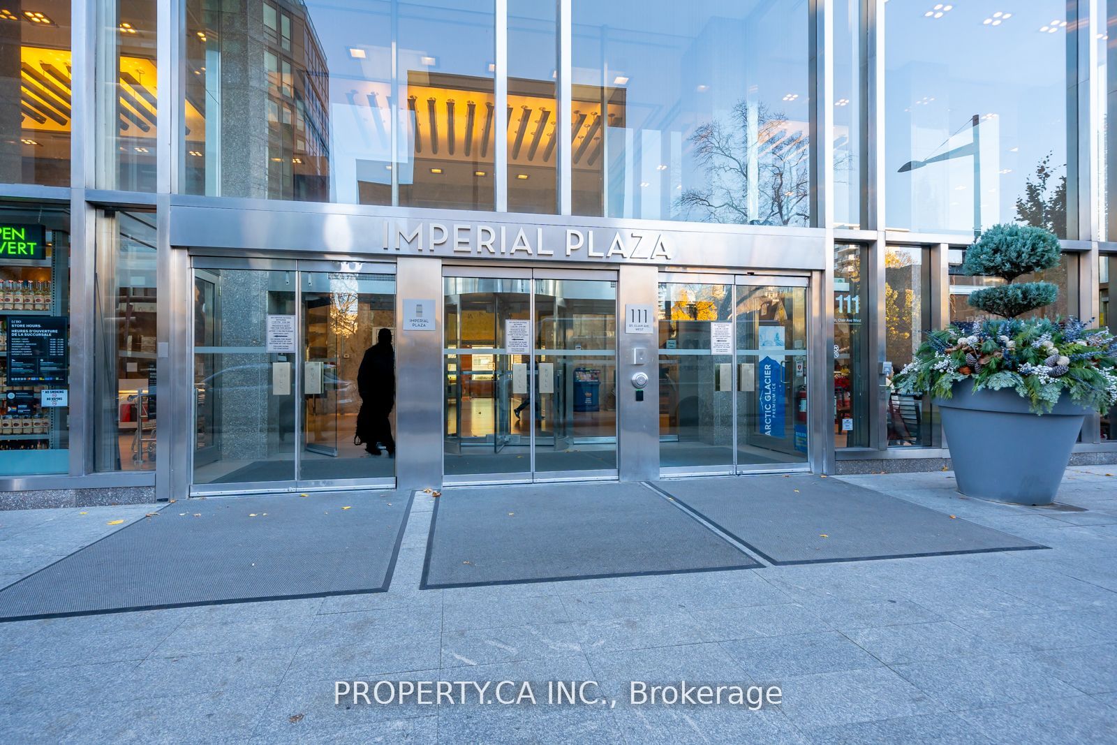 111 St Clair Avenue W, #1728