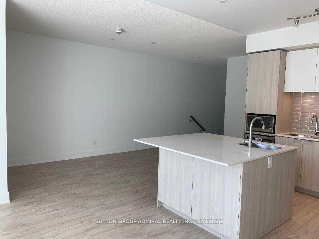 3 Bedrooms Condo at 70 Annie Craig, Toronto For sale