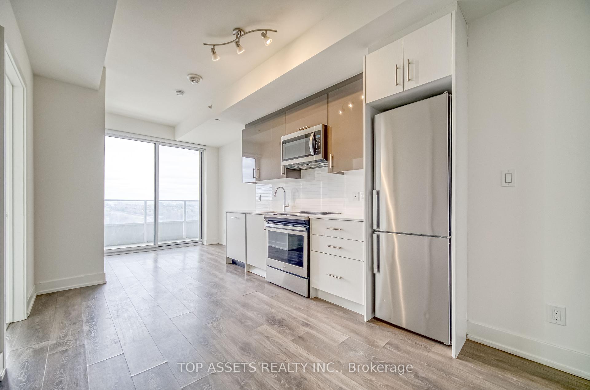 2 Bedrooms Condo at 180 Fairview Mall, Toronto For sale