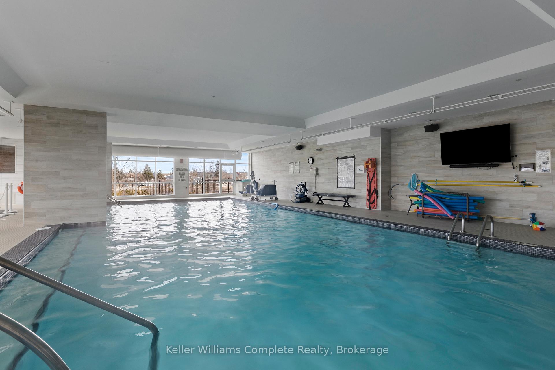 2 Bedrooms Condo at 12 Nolan,  Hamilton For sale