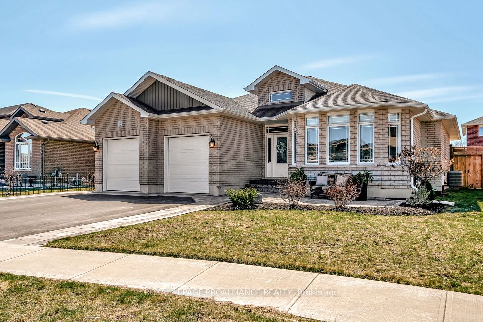 16 Hummingbird Drive