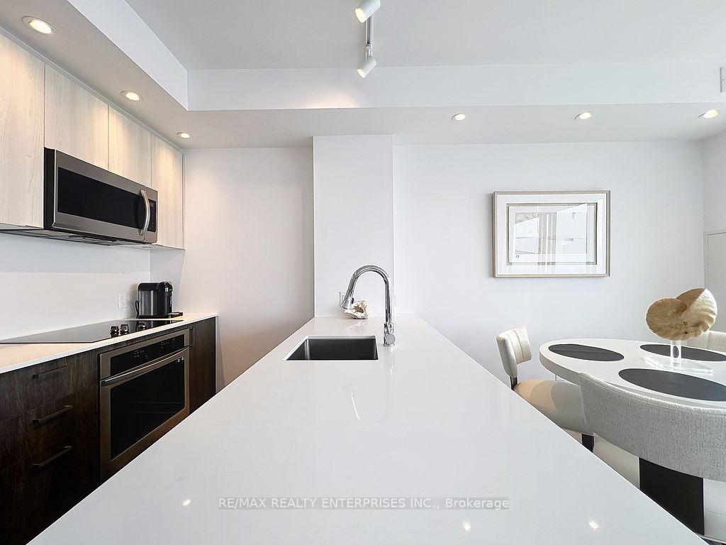 2 Bedrooms Condo at 1928 Lake Shore, Toronto For sale