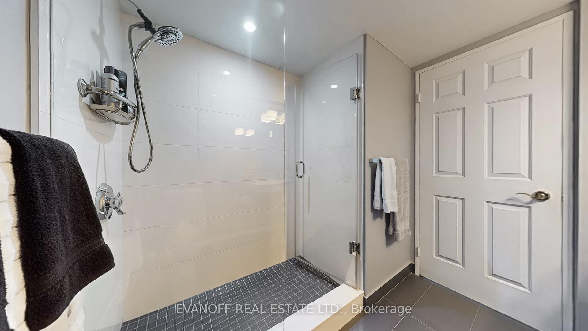3 Bedrooms Condo at 20 Guildwood, Toronto For sale