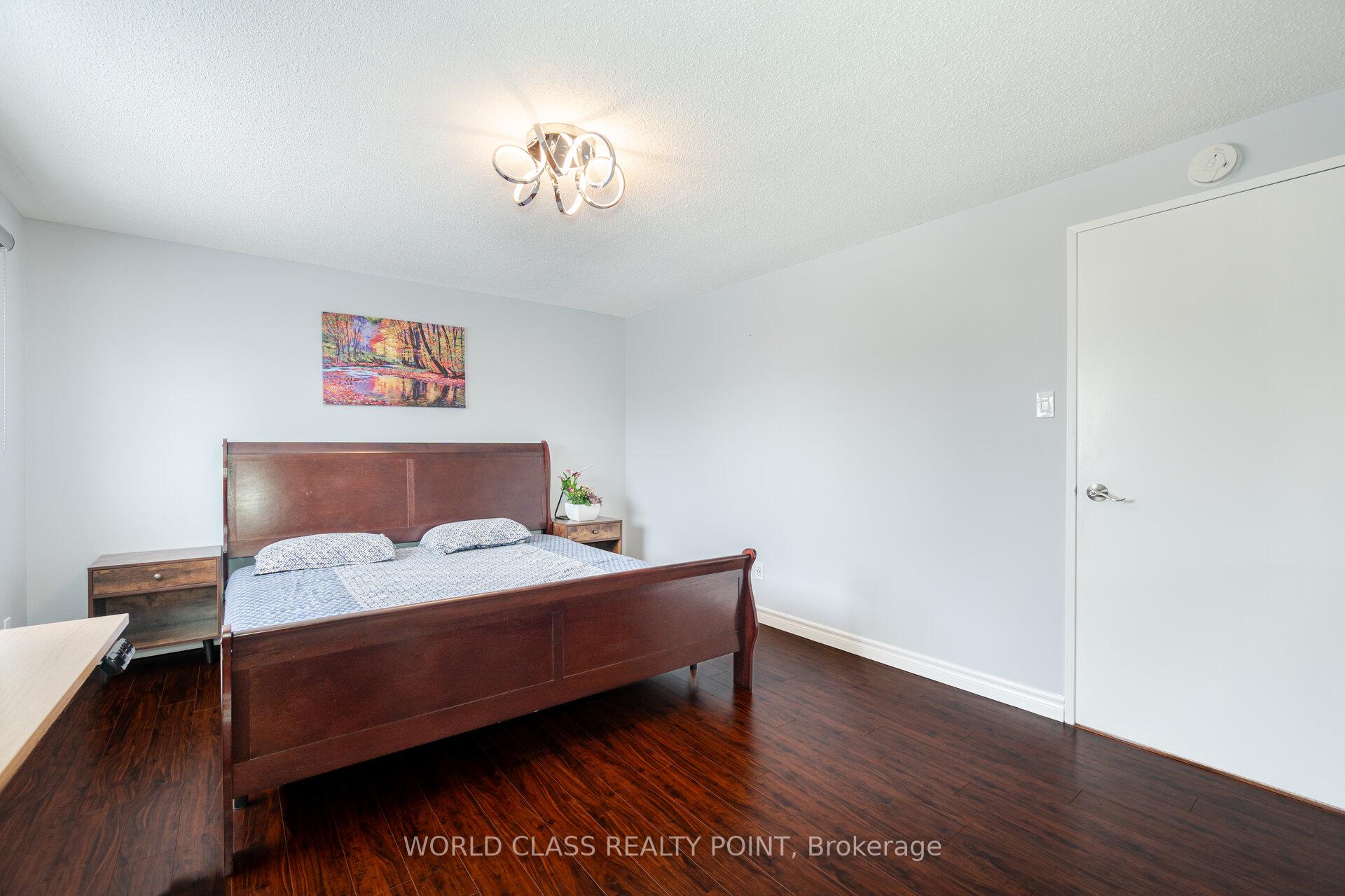 4 Bedrooms Condo at 525 Meadows, Mississauga For sale