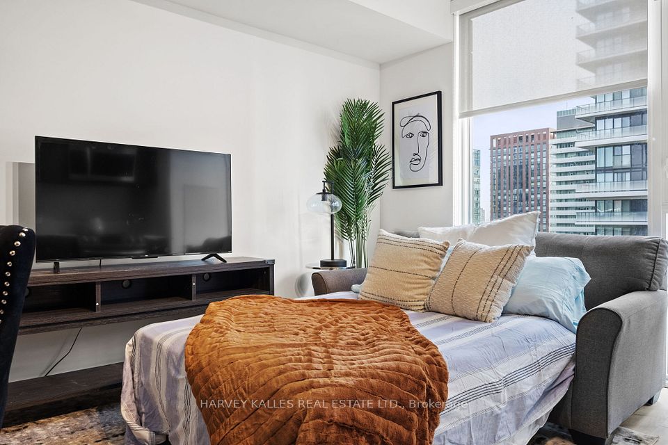 357 King Street W 3507