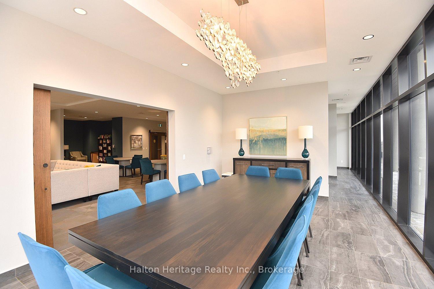 2 Bedrooms Condo at 30 Hamilton,  Hamilton For sale