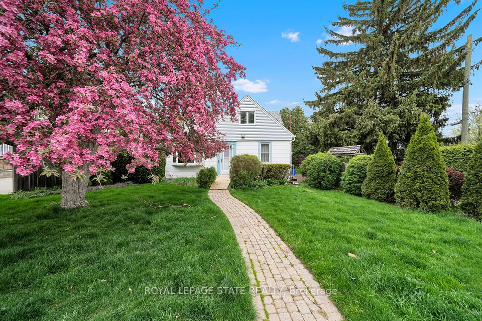 37 Mercer Street, Hamilton, ON L9H 2N8