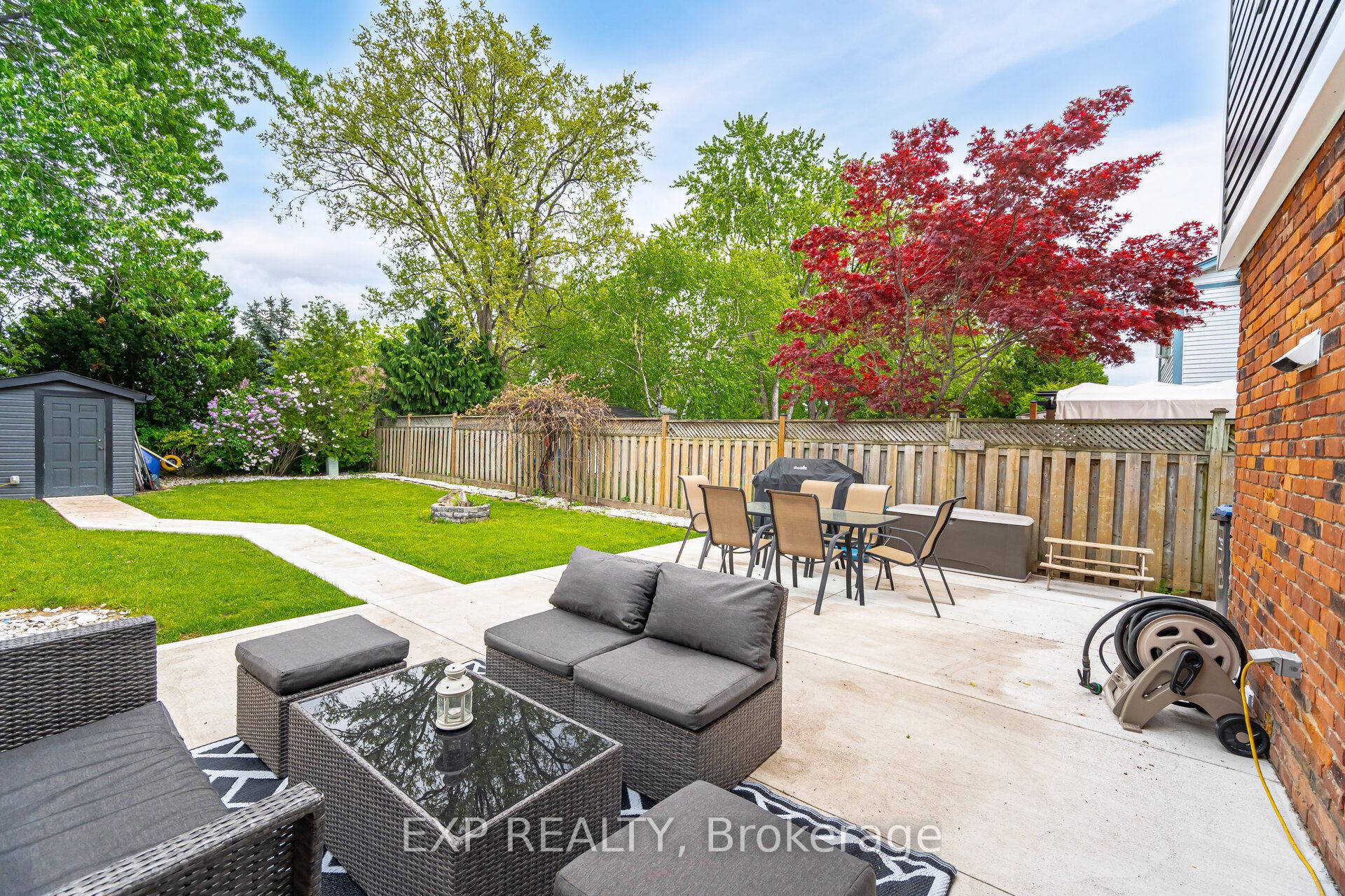 384 Daralea Heights
