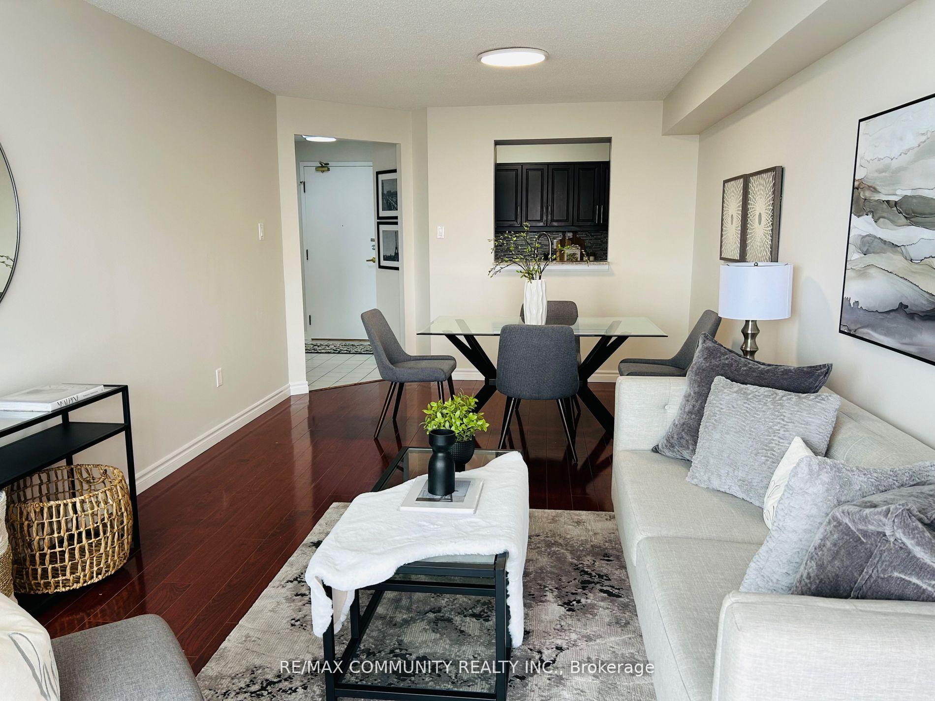 2 Bedrooms Condo at 430 Mclevin, Toronto For sale