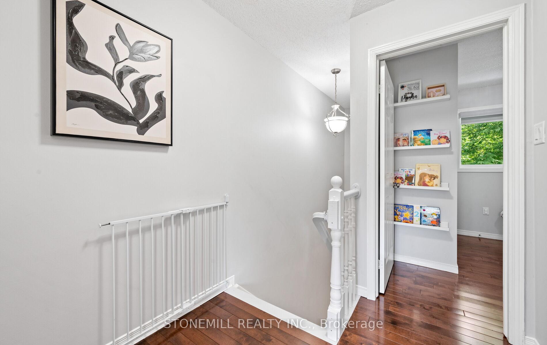 2 Bedrooms Condo at 4200 Kilmer, Burlington For sale