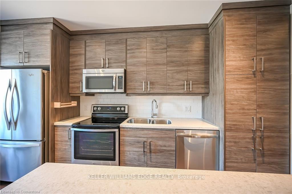 2 Bedrooms Condo at 2 King,  Hamilton For sale