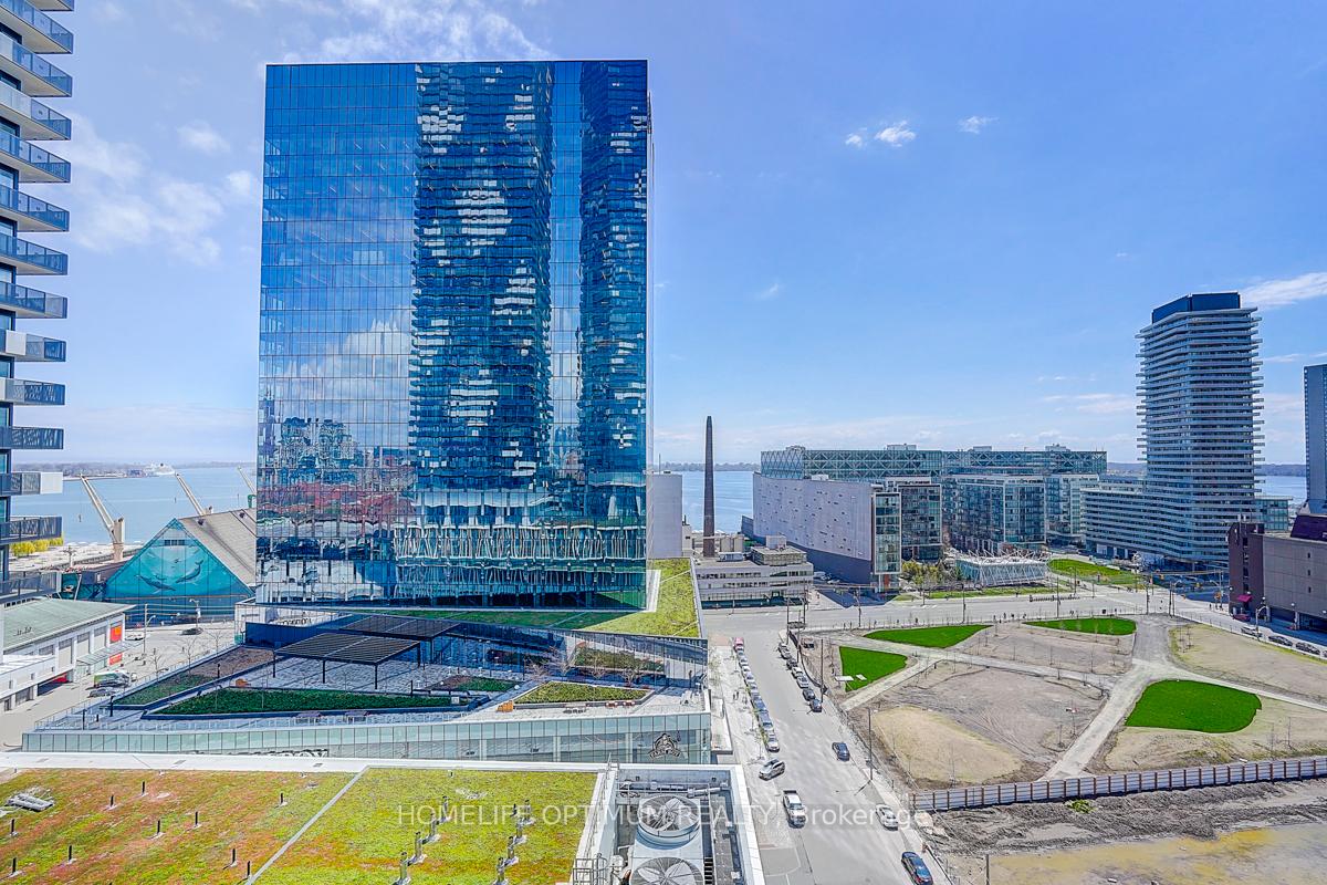 3 Bedrooms Condo at 55 Cooper, Toronto For sale