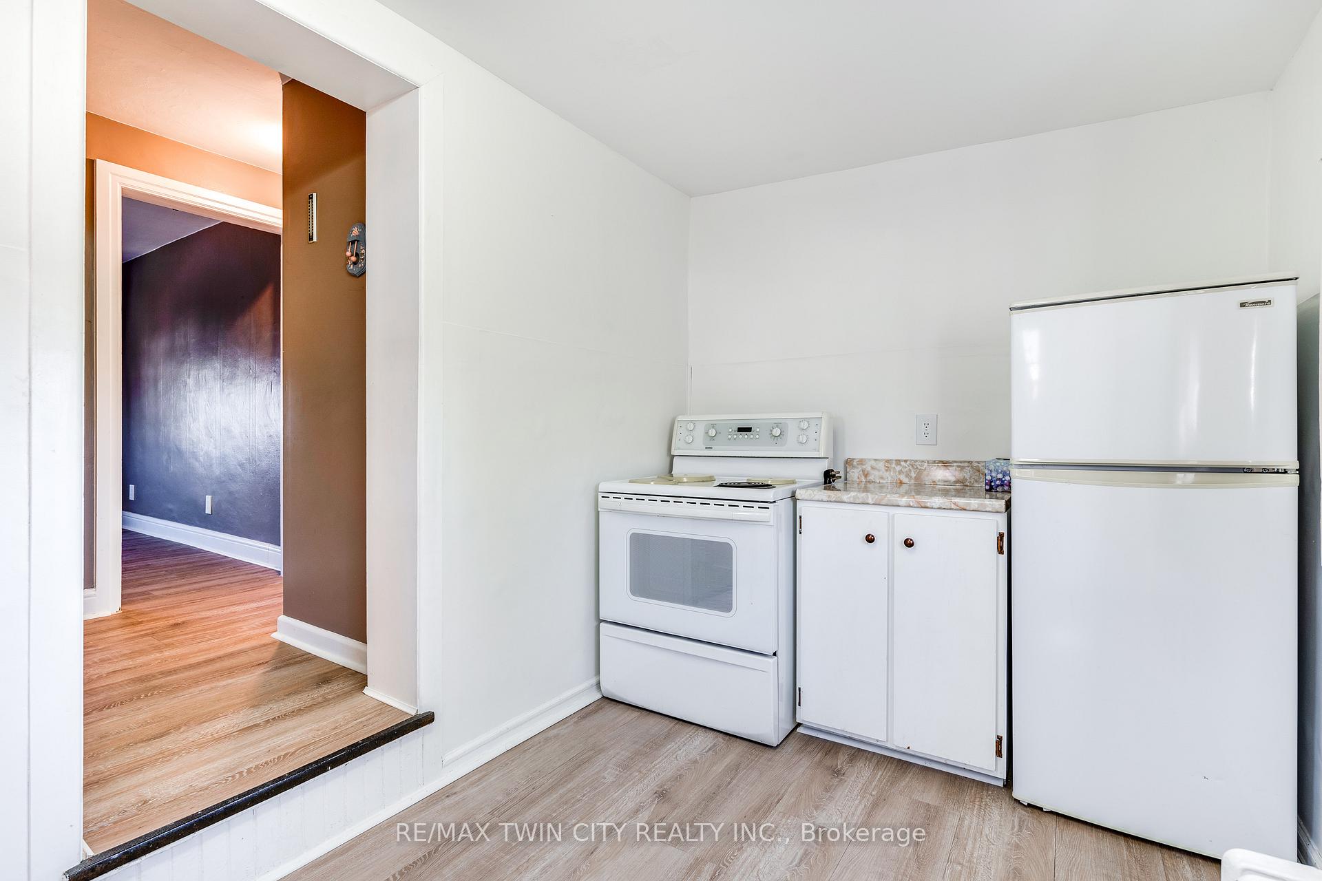 4 Bedrooms Other at 45 East Bend, Hamilton For sale