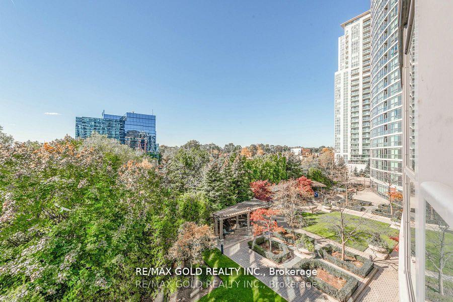 2 Bedrooms Condo at 30 Harrison Garden, Toronto For sale