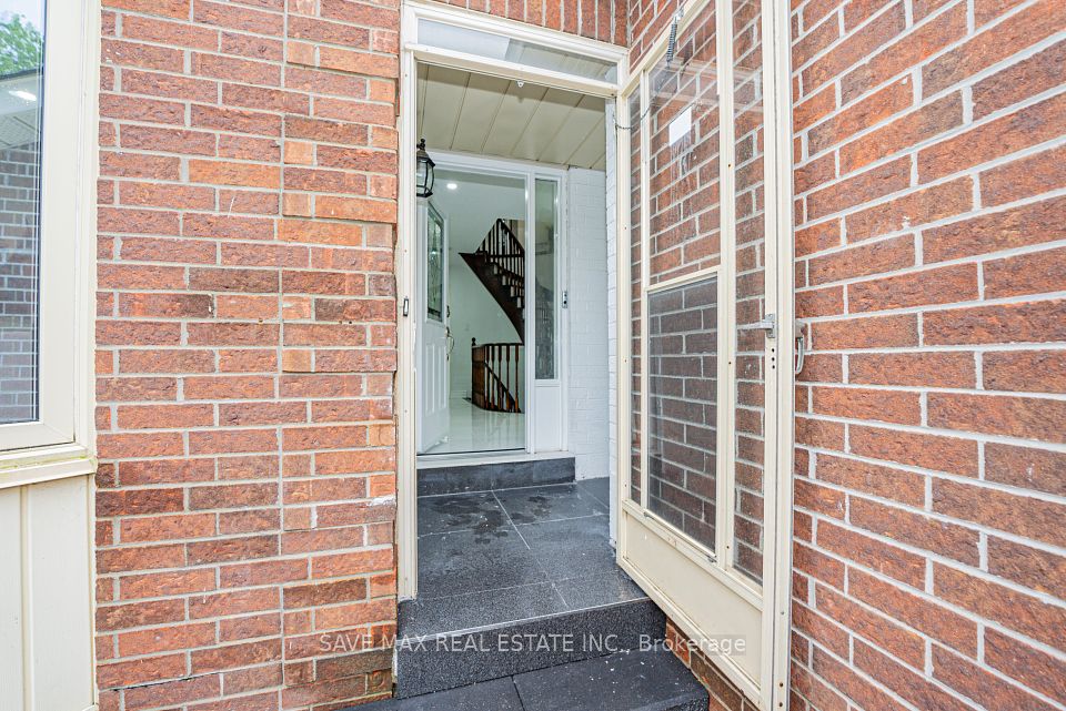14 Conover Court, Brampton, ON L6Y 3J5