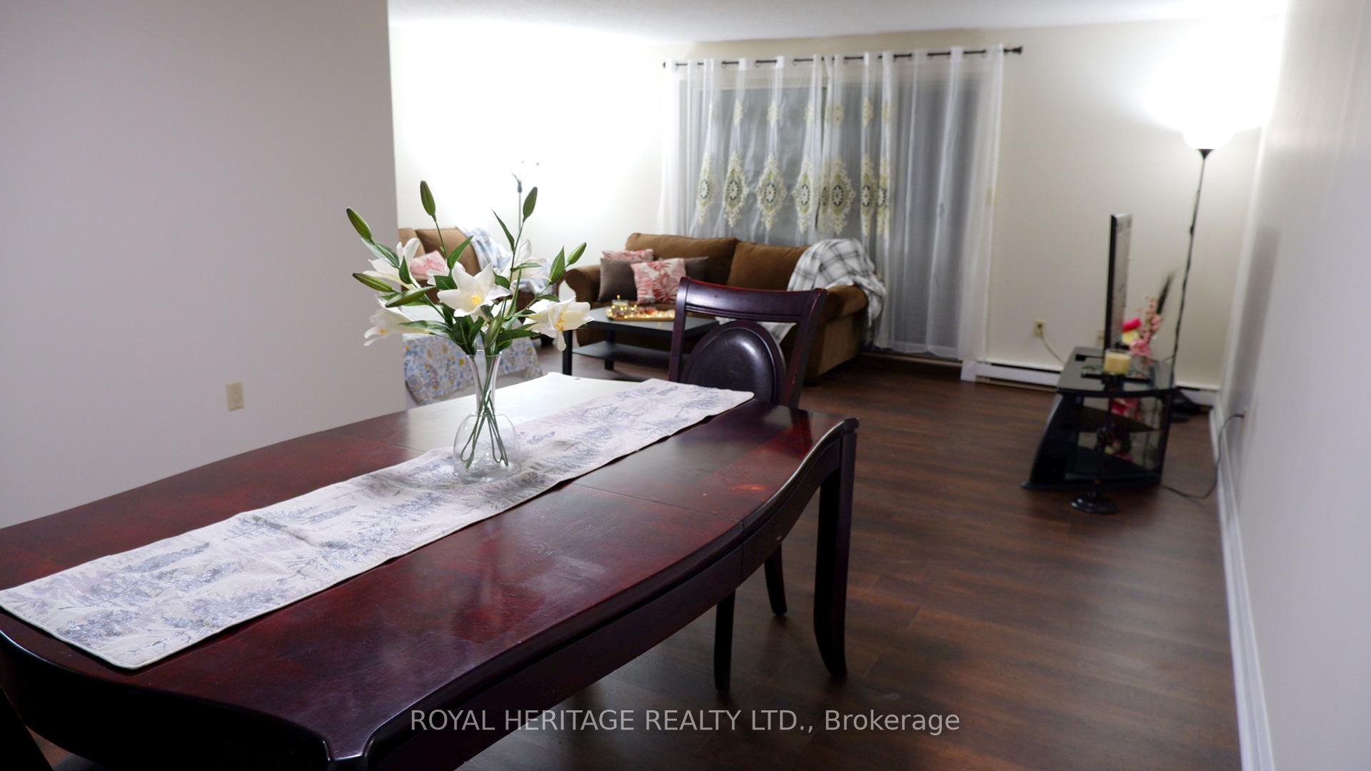 3 Bedrooms Condo at 50 Golf Club,  Toronto For sale