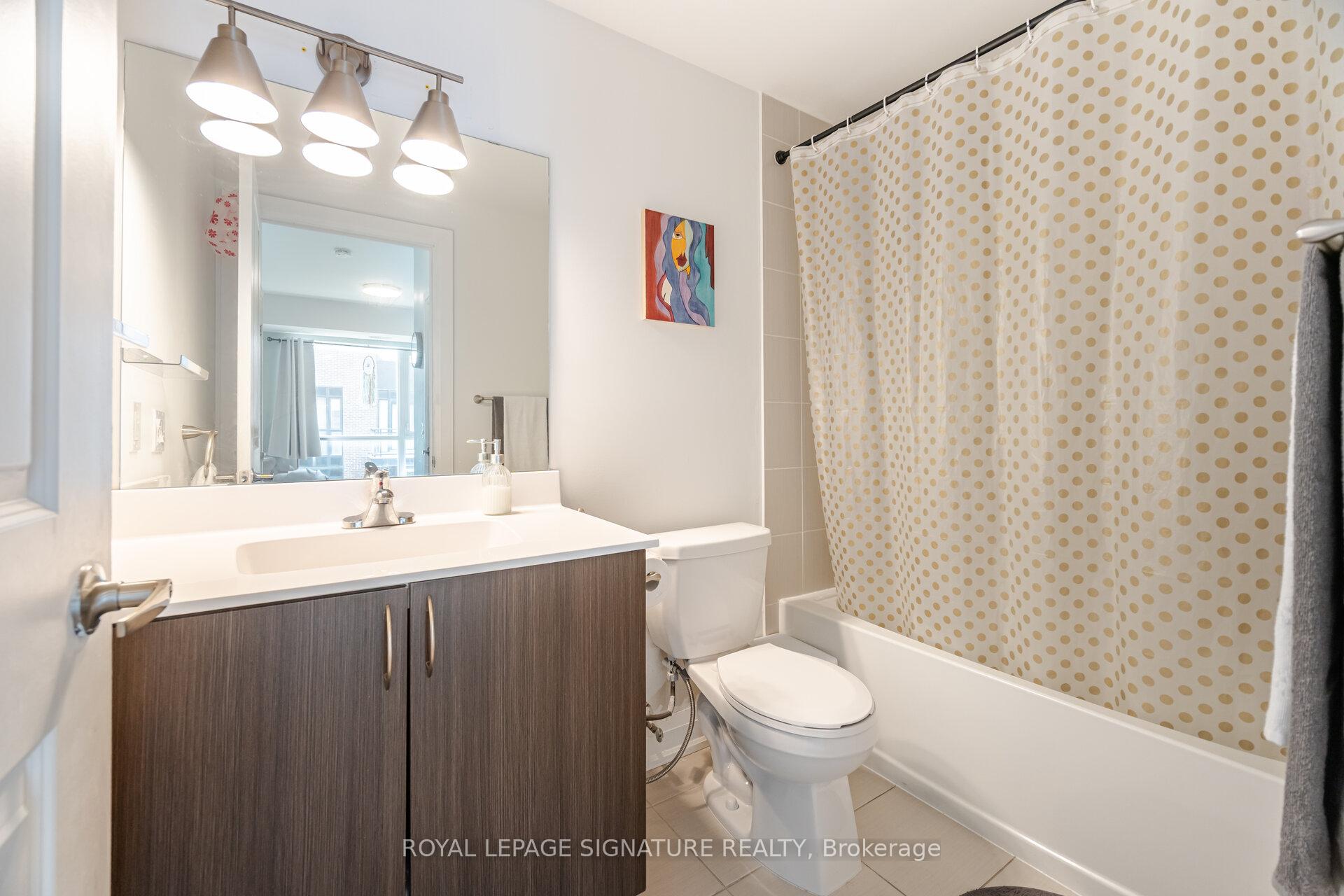 2 Bedrooms Condo at 5289 Highway 7, Vaughan For sale