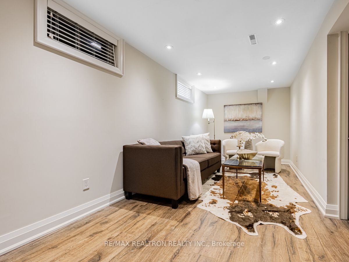 3 Pinehurst Court