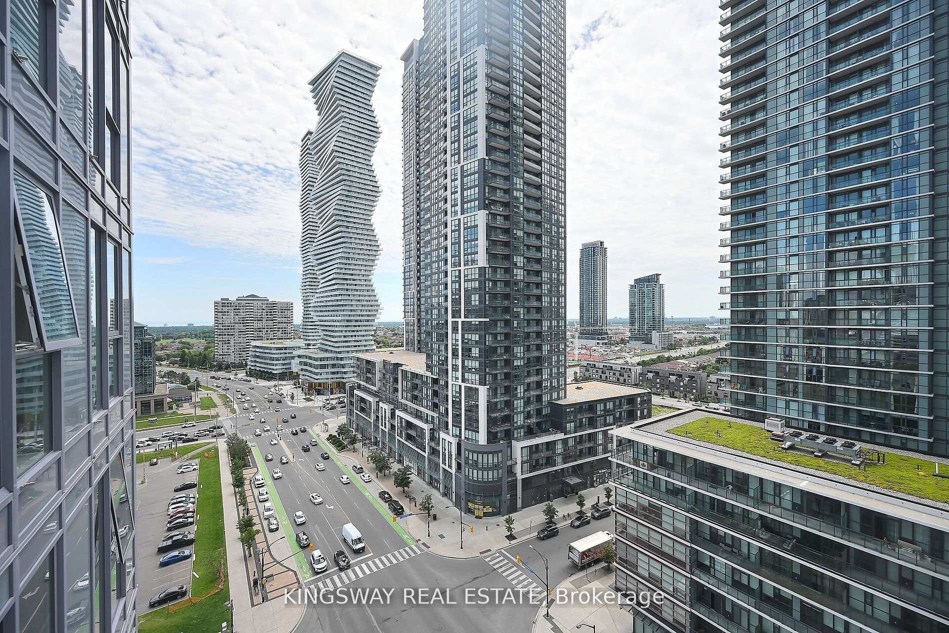 2 Bedrooms Condo at 4065 Confederation, Mississauga For sale