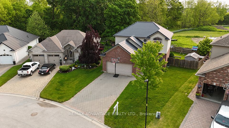125 Deborah Drive, Strathroy-Caradoc, ON N7G 4E2