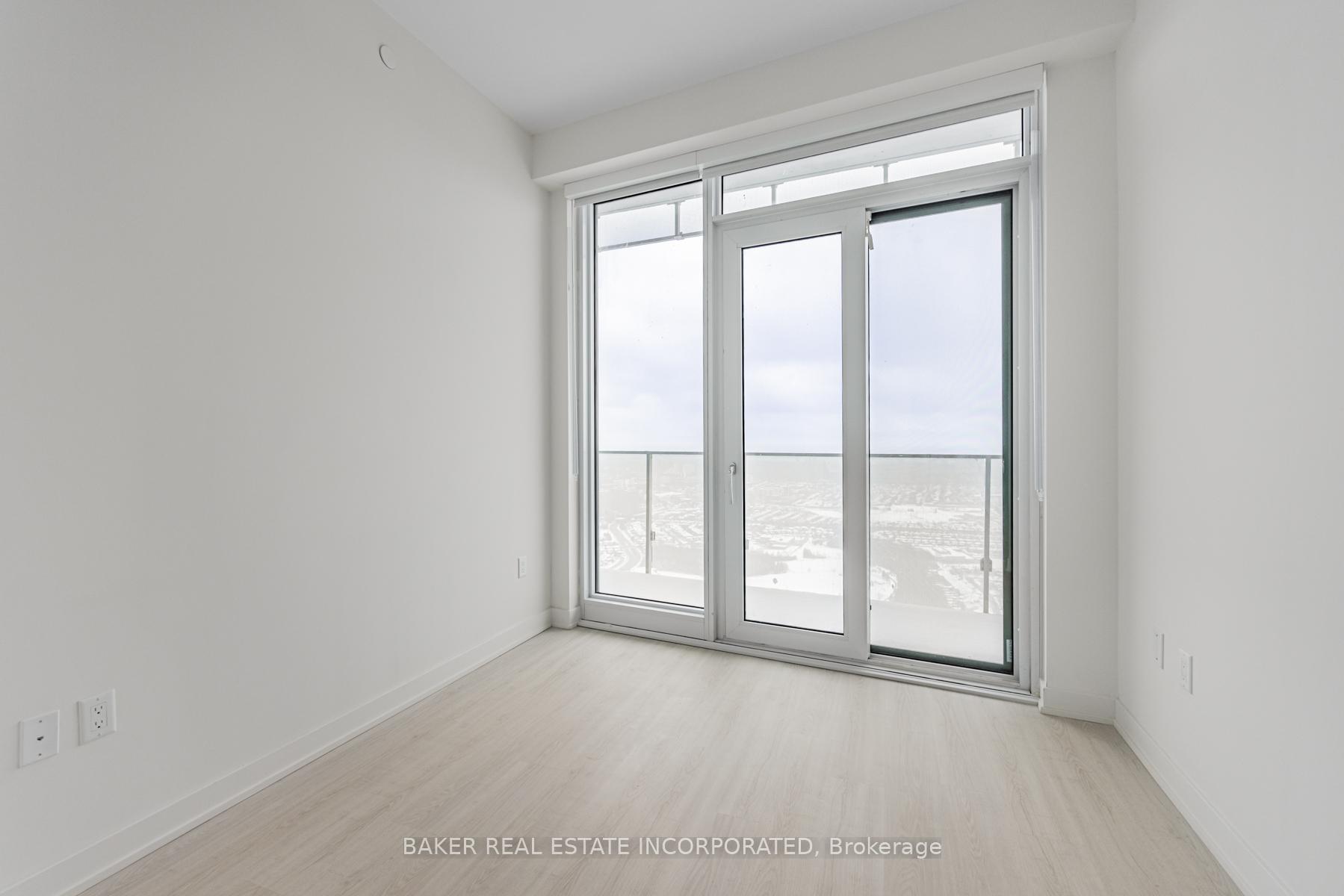3 Bedrooms Condo at 3883 Quartz, Mississauga For sale