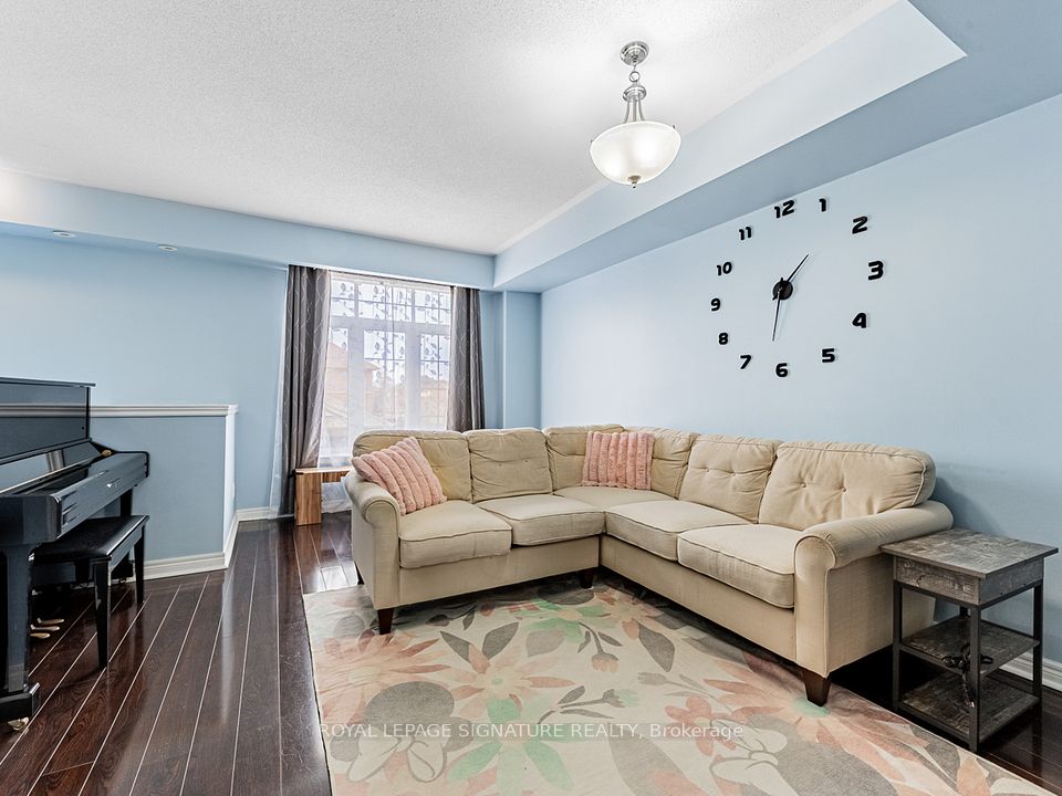 Living / Dining Room - West View