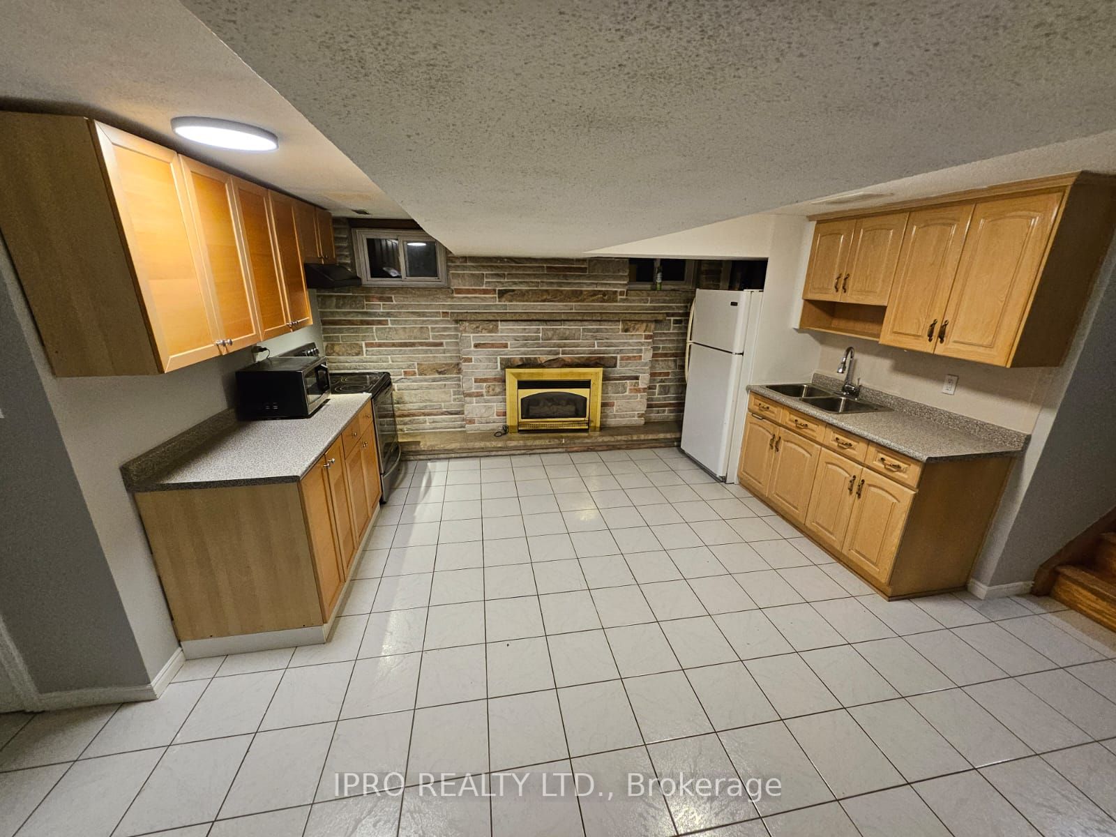 2435 Callum Avenue, #Lower