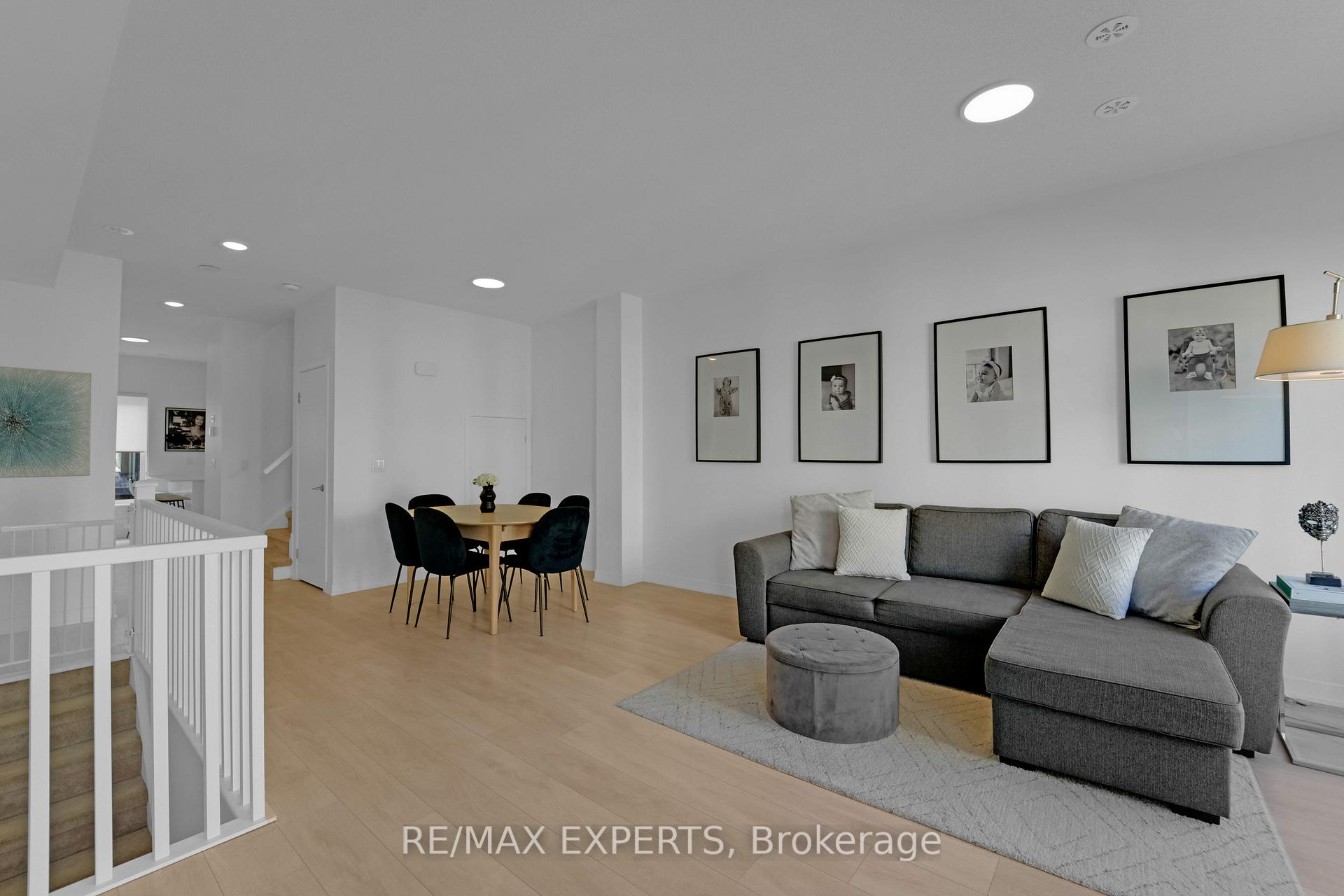 3 Bedrooms Condo at 1095 Cooke,  Burlington For sale