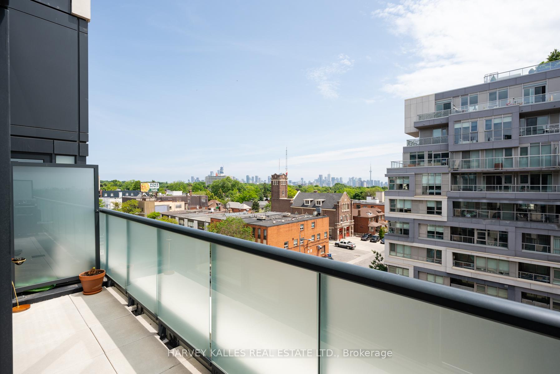 840 St Clair Avenue W 708