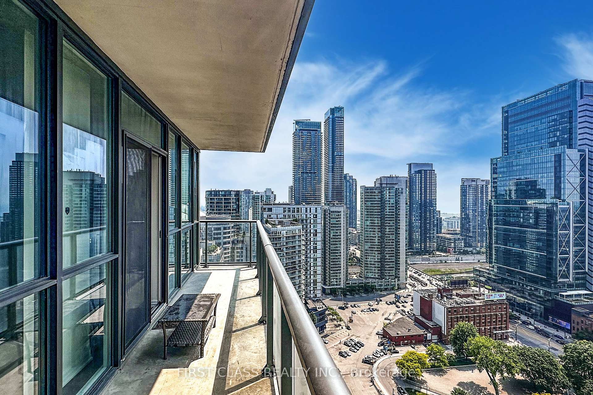 3 Bedrooms Condo at 88 Blue Jays, Toronto For sale