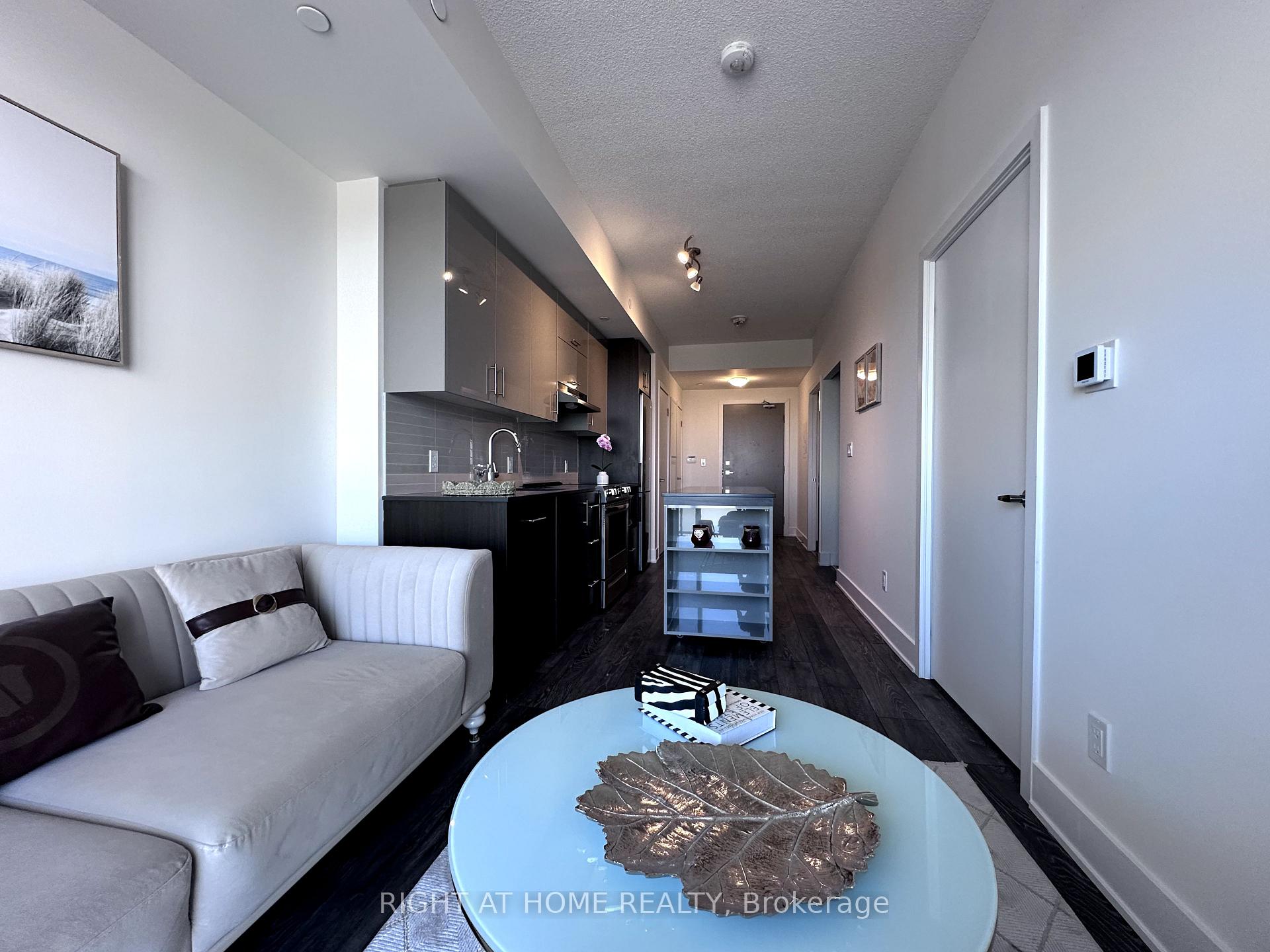 2 Bedrooms Condo at 188 Fairview Mall, Toronto For sale